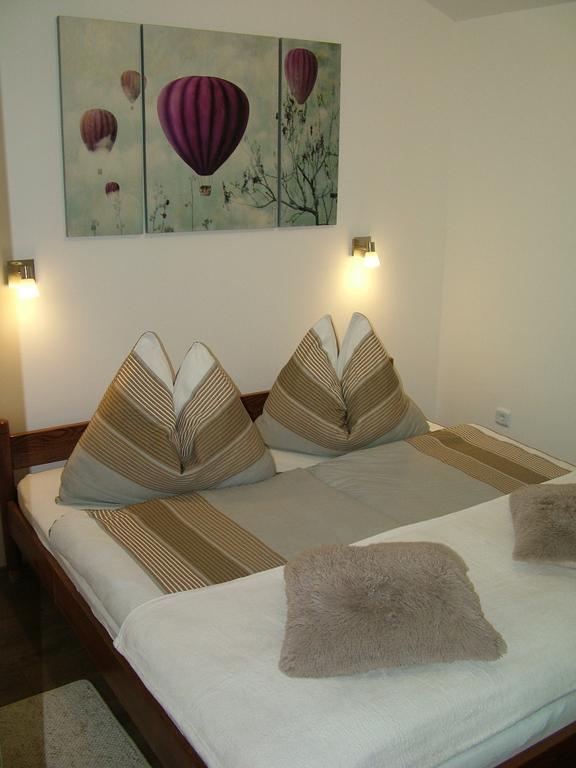 Korzo Apartman Kőszeg Δωμάτιο φωτογραφία